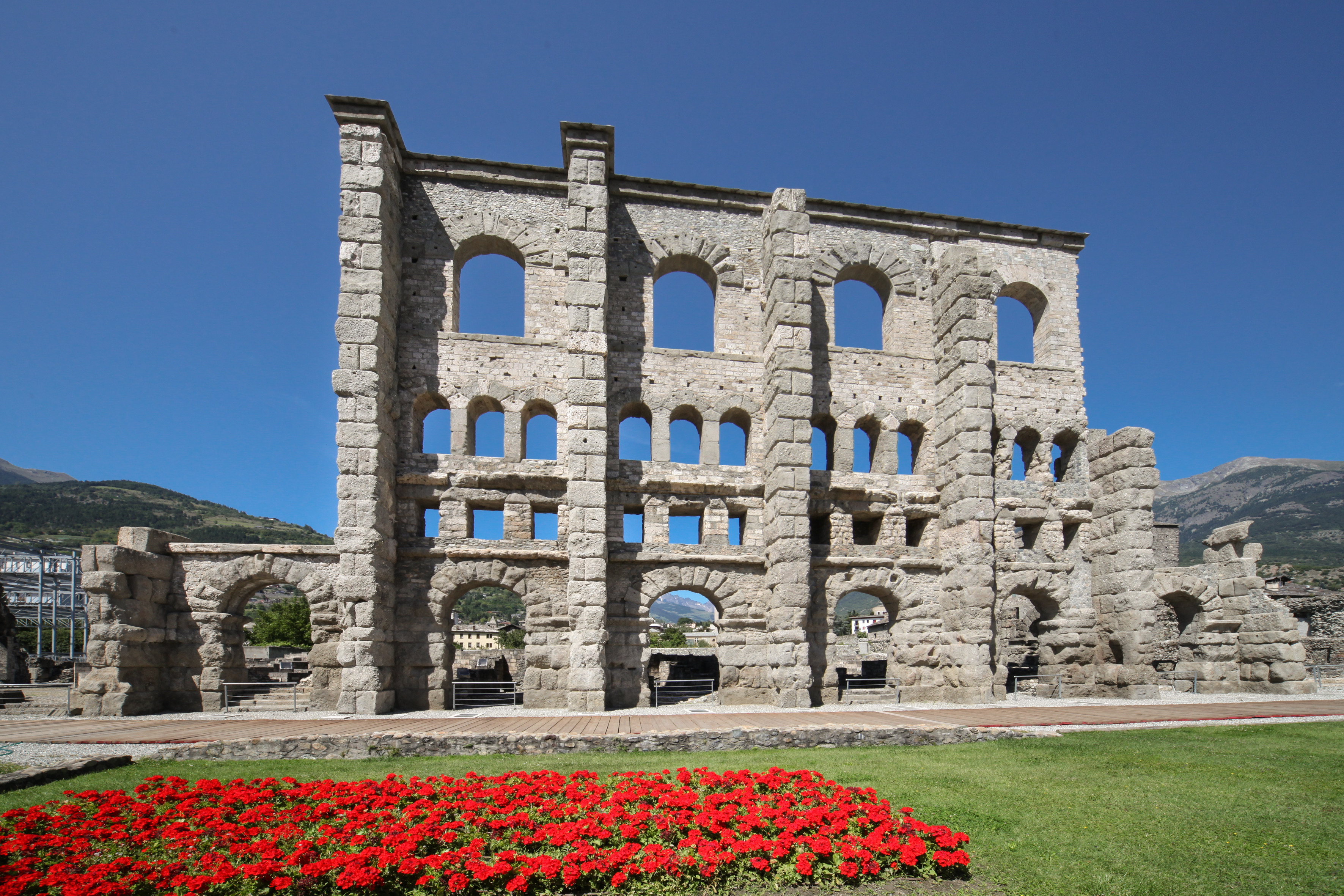 VALLE D'AOSTA-Teatro Romano Aosta (foto Enrico Romanzi)