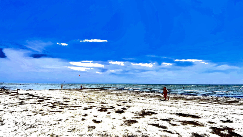 Spiaggia di Grado (Friuli-Venezia-Giulia) chiamata l’isola del Sole , luogo salubre attento alle esigenze dei bambini