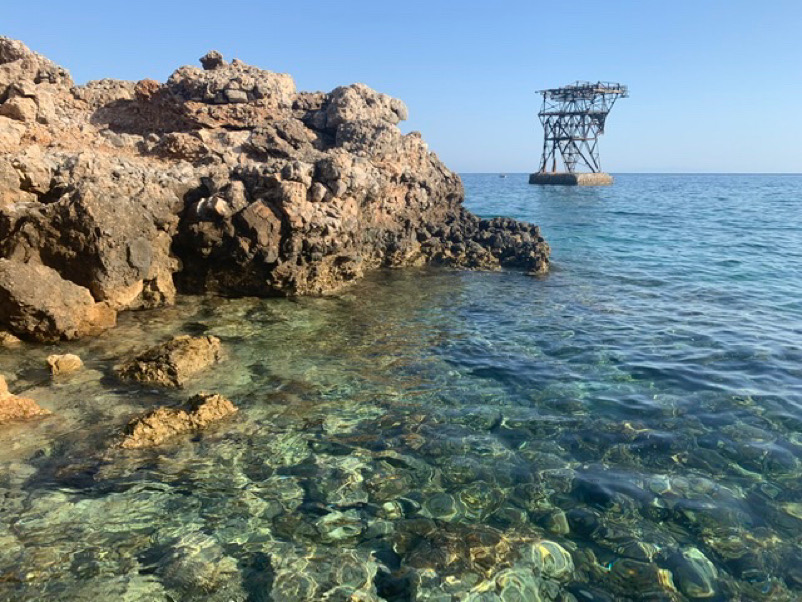 Quel che resta ... Isola del Giglio / pilone per il carico delle navi dei materiali provenienti dalla miniera