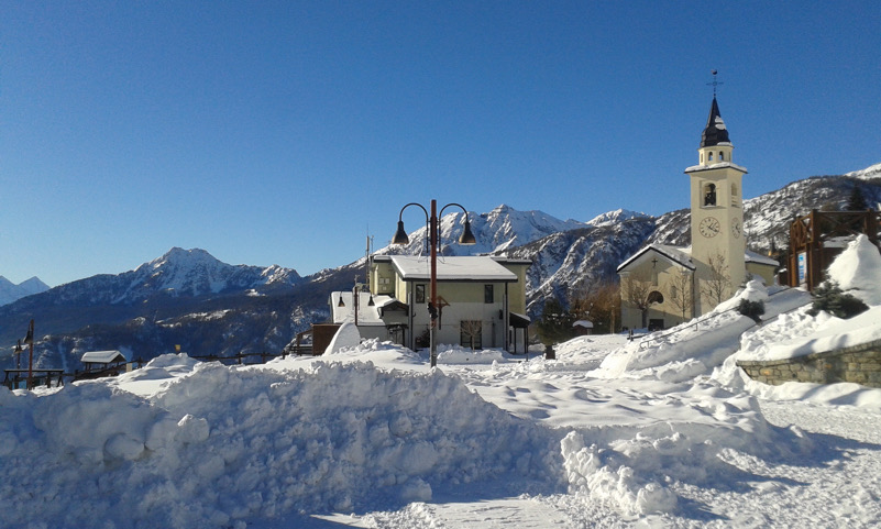 Chiesetta di Chamois (Perla delle Alpi) innevata