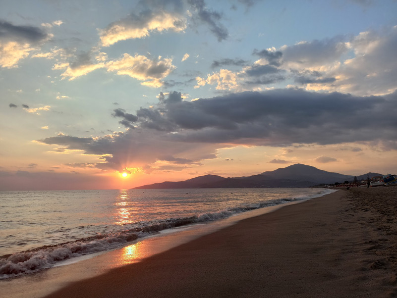 wonderful sunset from the beach (M. Ascea)