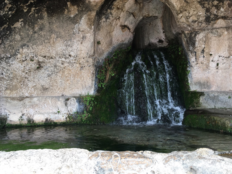 La grotta del Ninfeo a Siracusa