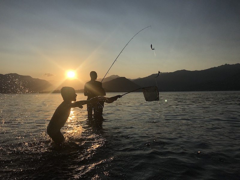 A pesca con papà sul lago Maggiore