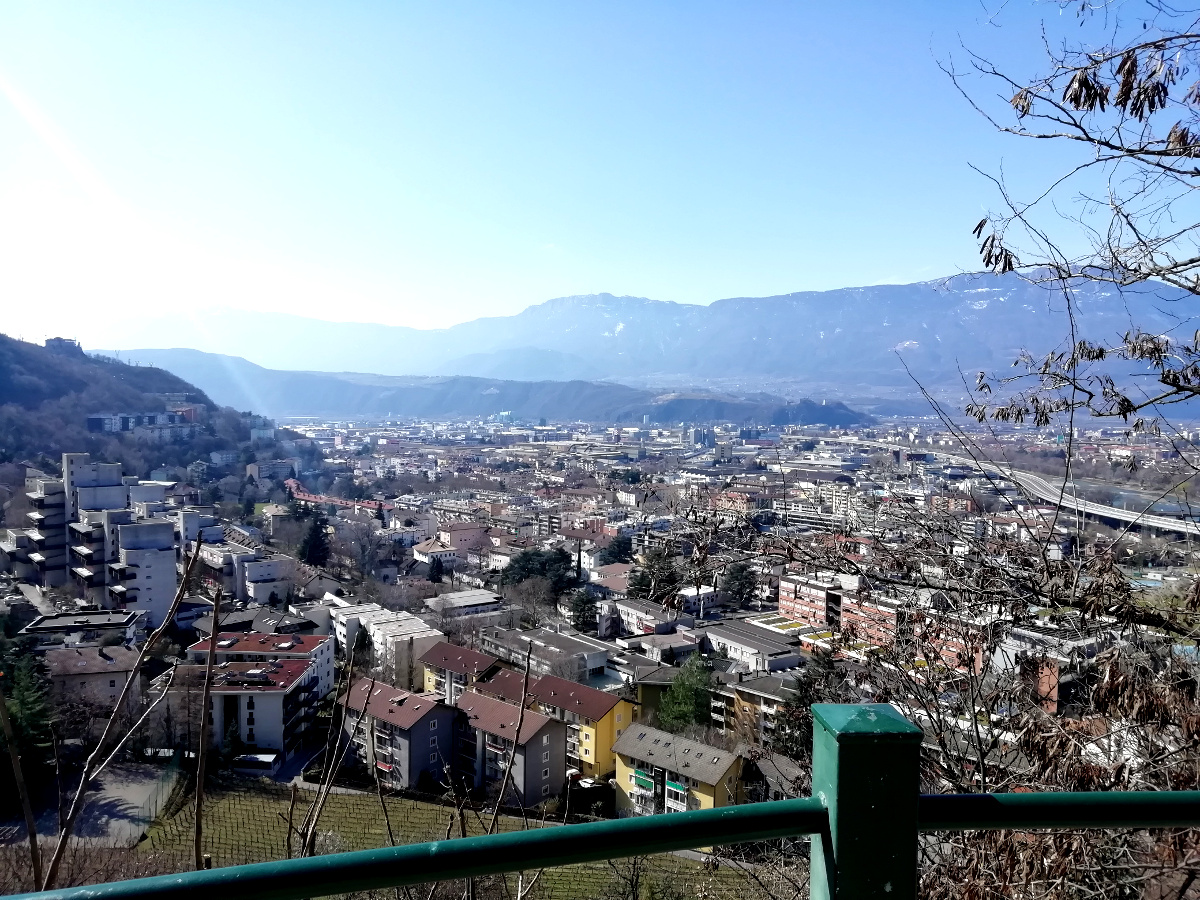 La città di Bolzano vista dall'alto