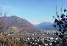 La citta di Bolzano vista dalle passeggiate del Guncina