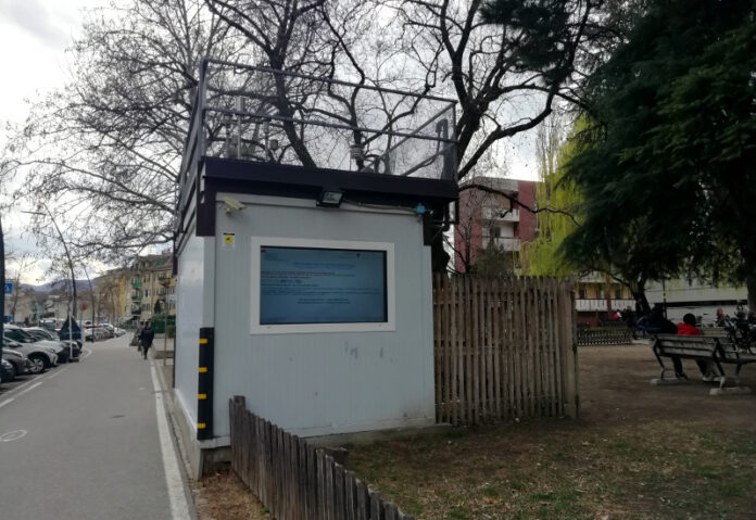 AppaBZ-AmbienteInforma-cabina-aria-via-Claudia-Augusta-800x550 una cabina di misura della qualità dell'aria
