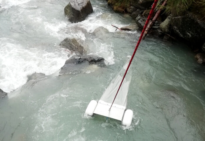 AppaBolzano-AmbienteInforma-rete-manta-microplastiche-800x550 retino per il monitoraggio di microplastiche nei fiumi