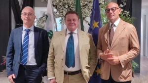 Maurizio Dionisio, Donato Ramunno e Alberto Manfredi Selvaggi durante la visita istituzionale alla nuova sede di Arpa Abruzzo all’Aquila.